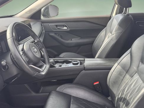 Used 2021 Nissan Rogue Platinum image 6