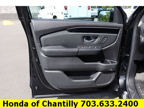 Used 2025 Honda Pilot EX-L image 22