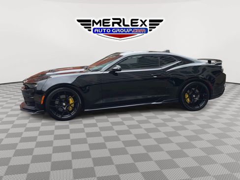Used 2020 Chevrolet Camaro SS RWD image 5