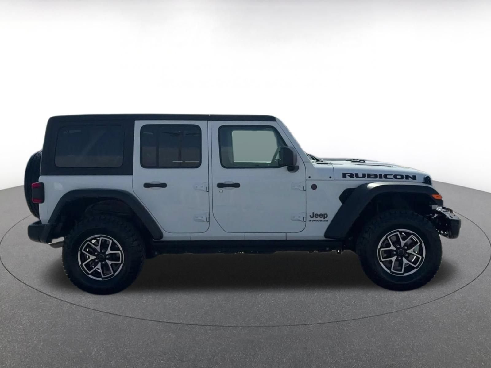 Used 2025 Jeep Wrangler Unlimited Rubicon AWD/4WD image 15