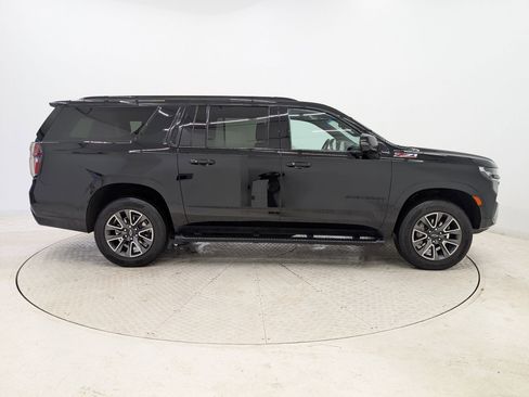 Used 2023 Chevrolet Suburban Z71 w/ Luxury Package image 8