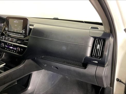 Used 2022 Nissan Pathfinder SV FWD image 19