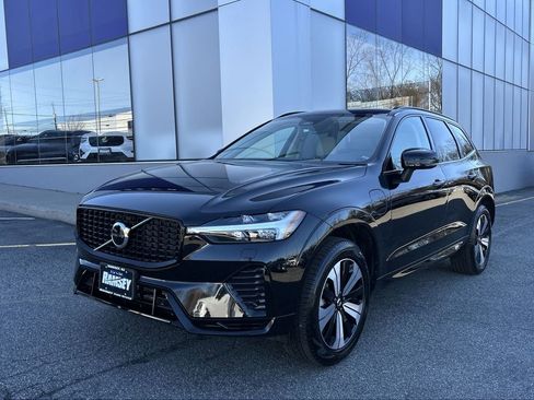 Certified 2025 Volvo XC60 T8 Core w/ Protection Package Premier image 1