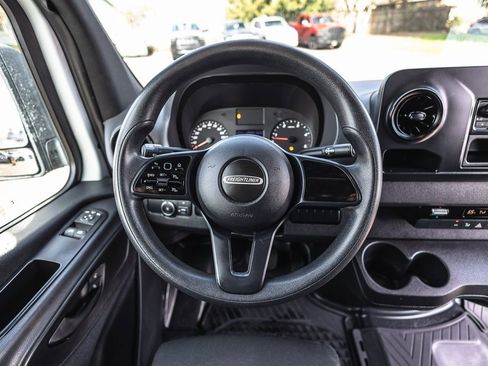 Used 2019 Freightliner Sprinter 3500 image 23