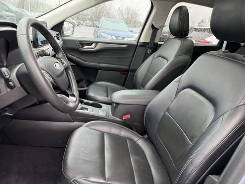 Used 2022 Ford Escape Titanium w/ Class II Trailer Tow Package image 6