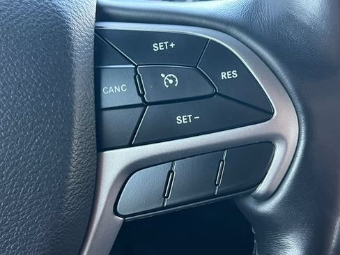 Used 2021 Jeep Grand Cherokee Laredo X AWD/4WD image 21