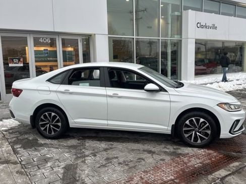 Certified 2025 Volkswagen Jetta S image 4