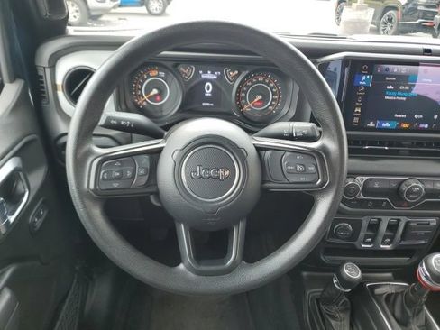 Used 2025 Jeep Wrangler Sport AWD/4WD image 19