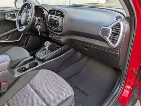Used 2024 Kia Soul LX w/ Option Group 015 image 19