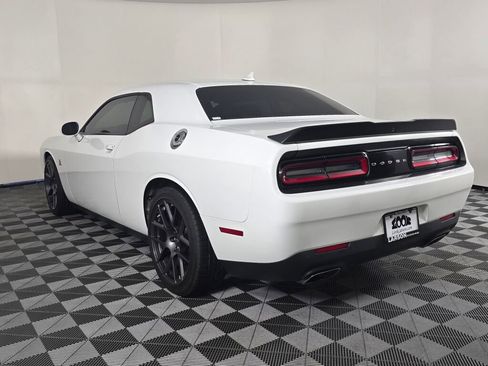 Used 2018 Dodge Challenger R/T Scat Pack w/ Driver Convenience Group image 7