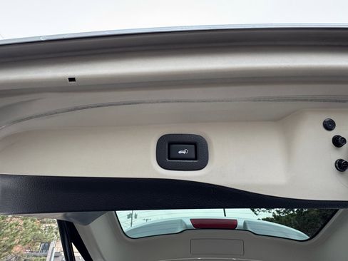 Used 2019 Nissan Rogue SV image 11