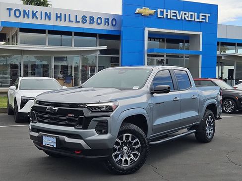 Used 2026 Chevrolet Colorado Z71 w/ Technology Package AWD/4WD image 2