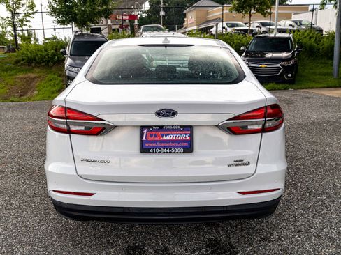 Used 2019 Ford Fusion SE image 5