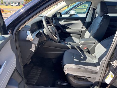 Used 2026 Volkswagen Tiguan SE AWD/4WD image 28