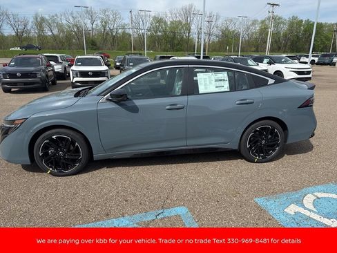 New 2026 Nissan Sentra SR w/ SR Premium Package FWD image 4