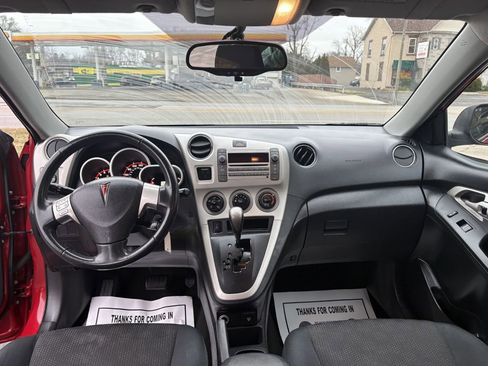 Used 2009 Pontiac Vibe w/ Sun And Sound Package image 12