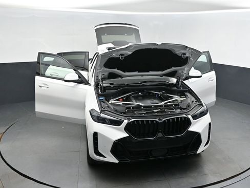 New 2026 BMW X6 xDrive40i w/ Climate Comfort Package image 52
