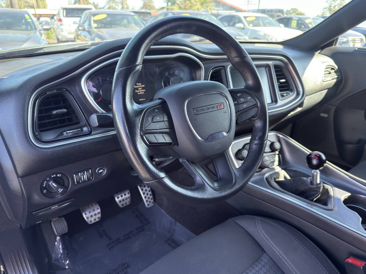 Used 2016 Dodge Challenger R/T w/ Driver Convenience Group RWD image 16