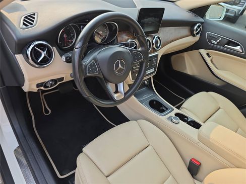 Used 2018 Mercedes-Benz GLA 250 image 14