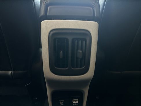 Used 2020 Jeep Compass Limited image 37