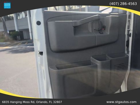 Used 2017 GMC Savana 2500 RWD image 11