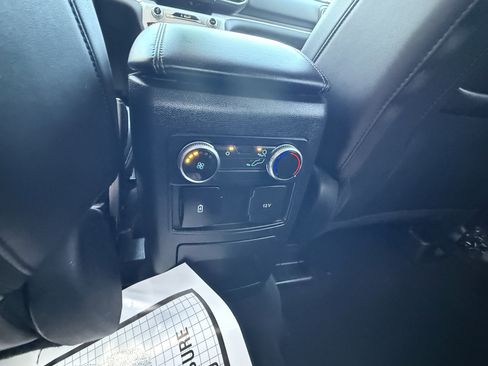 Used 2022 Ford Explorer XLT w/ Equipment Group 202A image 20
