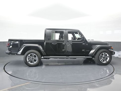 Used 2024 Jeep Gladiator Sport w/ Premium Package image 7