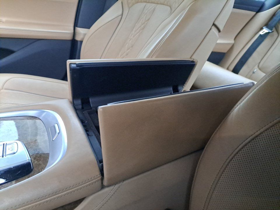 Used 2016 BMW 750i RWD image 30