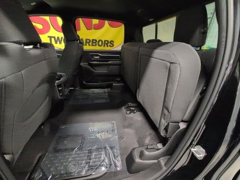 New 2026 RAM 1500 4x4 Crew Cab image 33