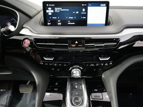Used 2023 Acura MDX SH-AWD w/ Technology Package image 27