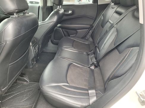Used 2017 Jeep Compass Latitude w/ Safe & Security Group AWD/4WD image 12