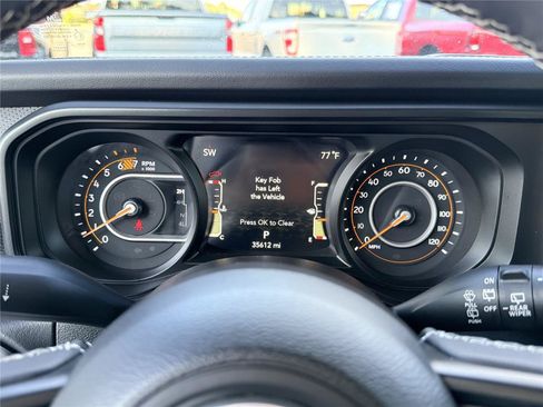 Used 2025 Jeep Wrangler Unlimited Rubicon AWD/4WD image 26