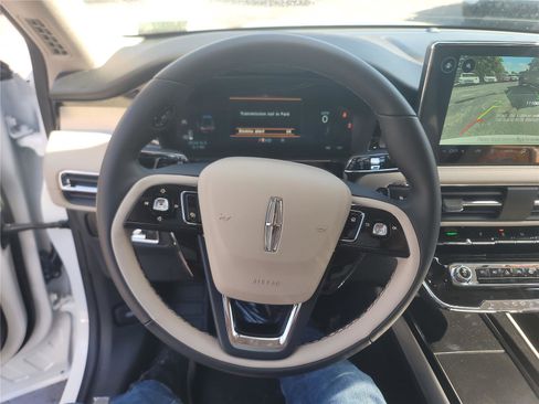 New 2026 Lincoln Corsair Premiere image 18