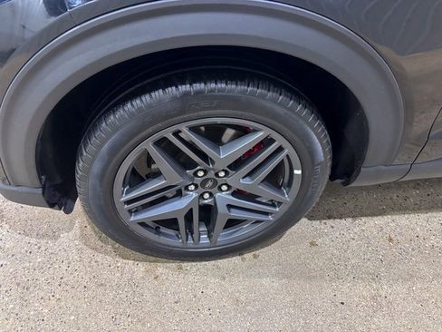 Used 2025 Ford Explorer ST-Line w/ ST-Line Street Pack image 12