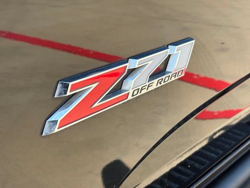 Used 2021 Chevrolet Colorado Z71 w/ Z71 Midnight Edition AWD/4WD image 11