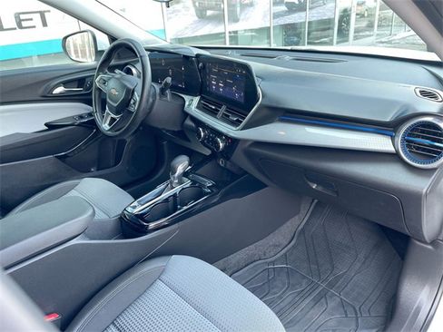 Certified 2024 Chevrolet Trax LT w/ Driver Confidence Package image 27
