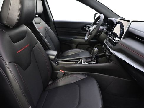 Used 2025 Jeep Compass Trailhawk image 16