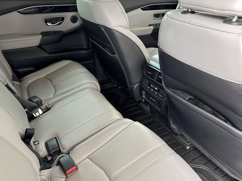 Certified 2025 Honda Pilot Touring image 31