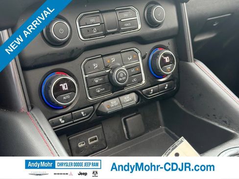 Used 2022 Chevrolet Tahoe RST w/ Luxury Package AWD/4WD image 18