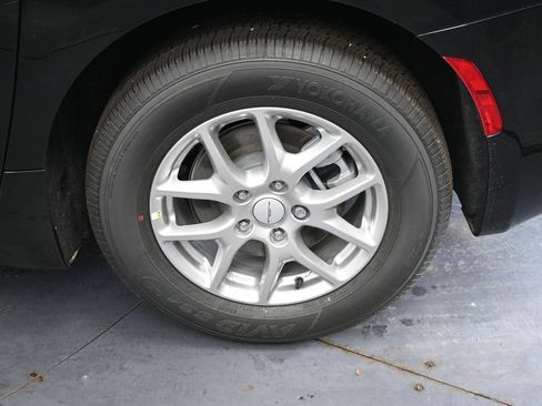 New 2027 Chrysler Pacifica Select FWD image 9