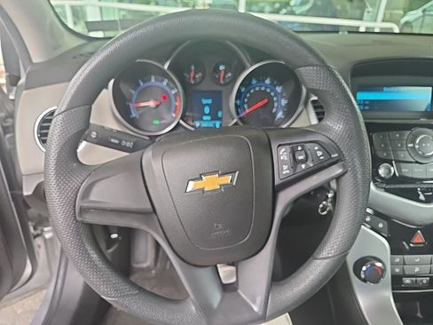 Used 2011 Chevrolet Cruze LS w/ Connectivity Package FWD image 4