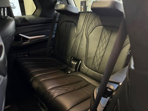 Used 2021 BMW ALPINA XB7 image 21