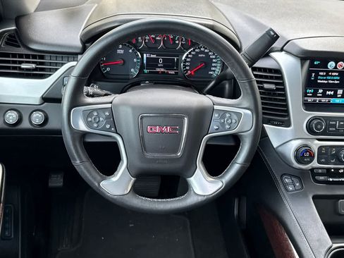 Used 2018 GMC Yukon SLT AWD/4WD image 14