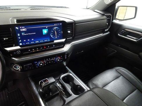 Used 2023 Chevrolet Silverado 1500 LTZ AWD/4WD image 33