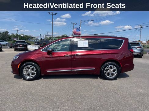 Used 2021 Chrysler Pacifica Limited w/ Premium & Safety Sphere Group AWD/4WD image 2