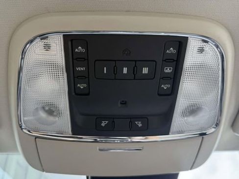 Used 2015 Chrysler 300 C w/ Harman/Kardon Audio Group RWD image 76