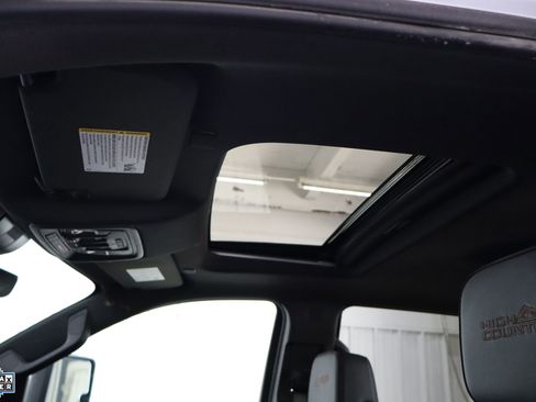 Used 2024 Chevrolet Silverado 3500 High Country w/ High Country Premium Package image 25