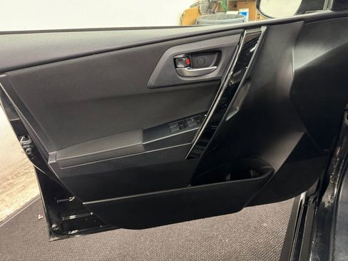 Used 2018 Toyota Corolla iM image 14