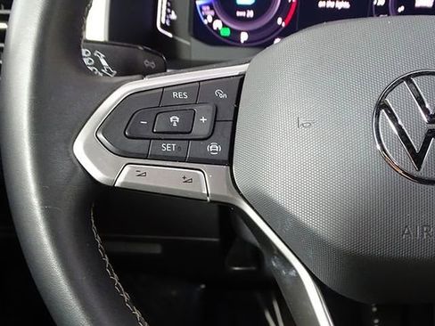 Used 2022 Volkswagen Atlas Cross Sport SE image 24