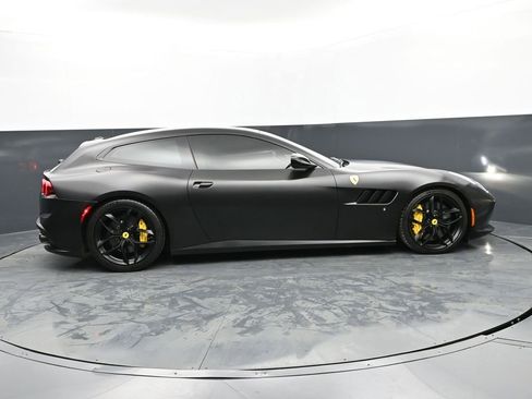 Used 2018 Ferrari GTC4Lusso T image 4